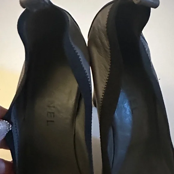 CHANEL Two-Tone Black and Gray Heels size 41 - Picture 8 of 10